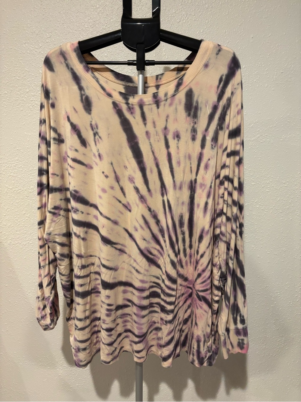 torrid Long Sleeve Tie-Dye Top in Cream and Purple
